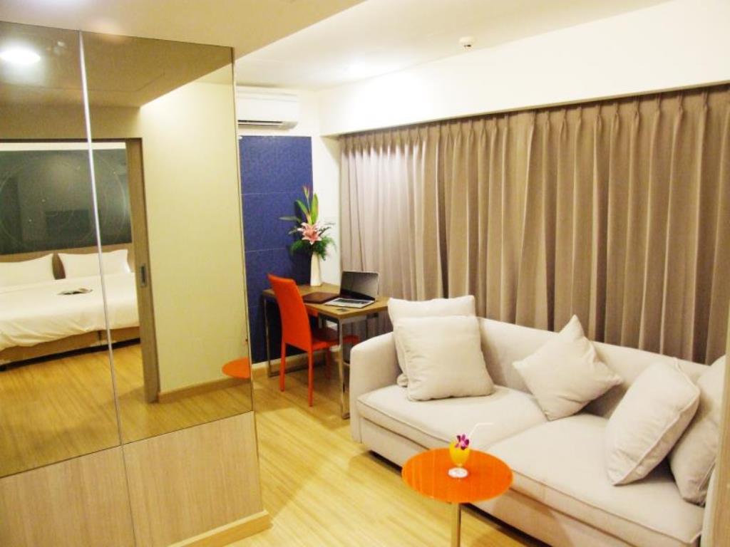 Grand Tower Inn Sathorn Hotel Bangkok Ngoại thất bức ảnh