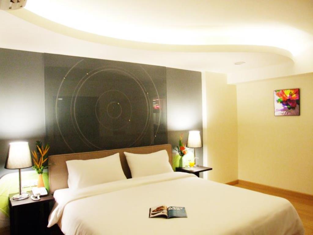 Grand Tower Inn Sathorn Hotel Bangkok Ngoại thất bức ảnh