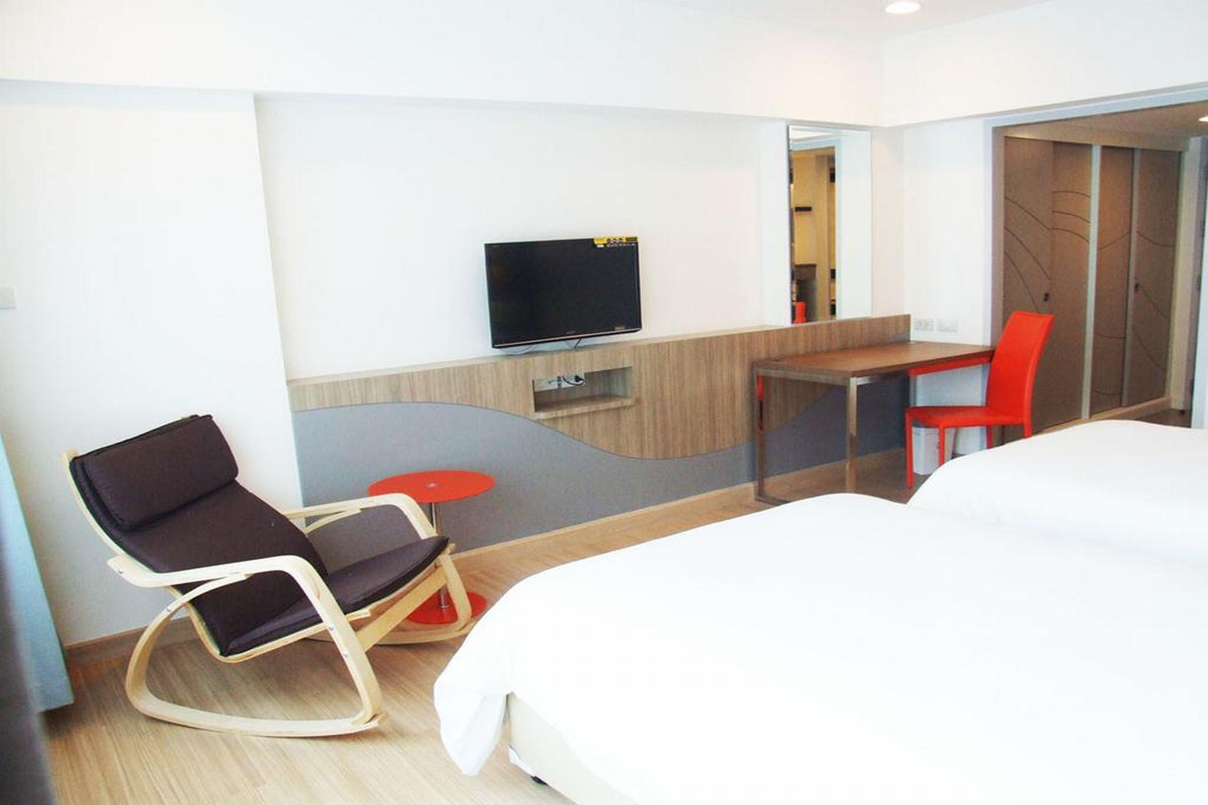 Grand Tower Inn Sathorn Hotel Bangkok Ngoại thất bức ảnh