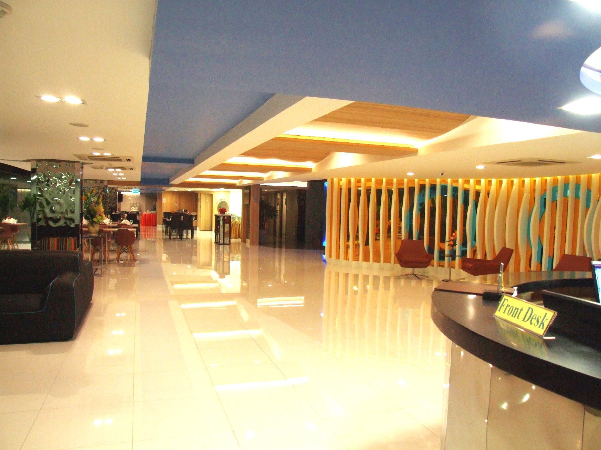 Grand Tower Inn Sathorn Hotel Bangkok Ngoại thất bức ảnh