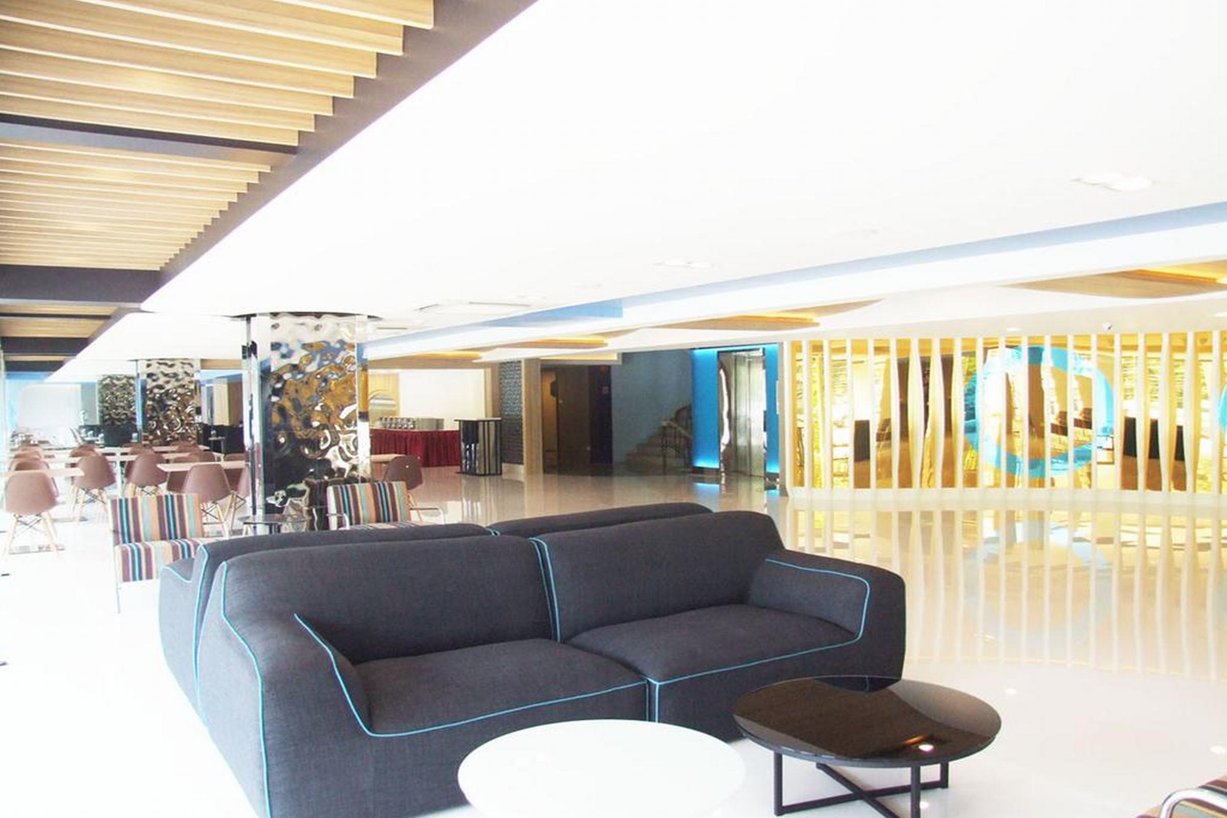 Grand Tower Inn Sathorn Hotel Bangkok Ngoại thất bức ảnh