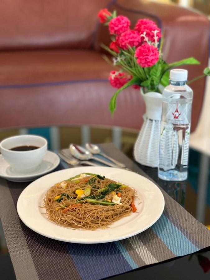 Grand Tower Inn Sathorn Hotel Bangkok Ngoại thất bức ảnh