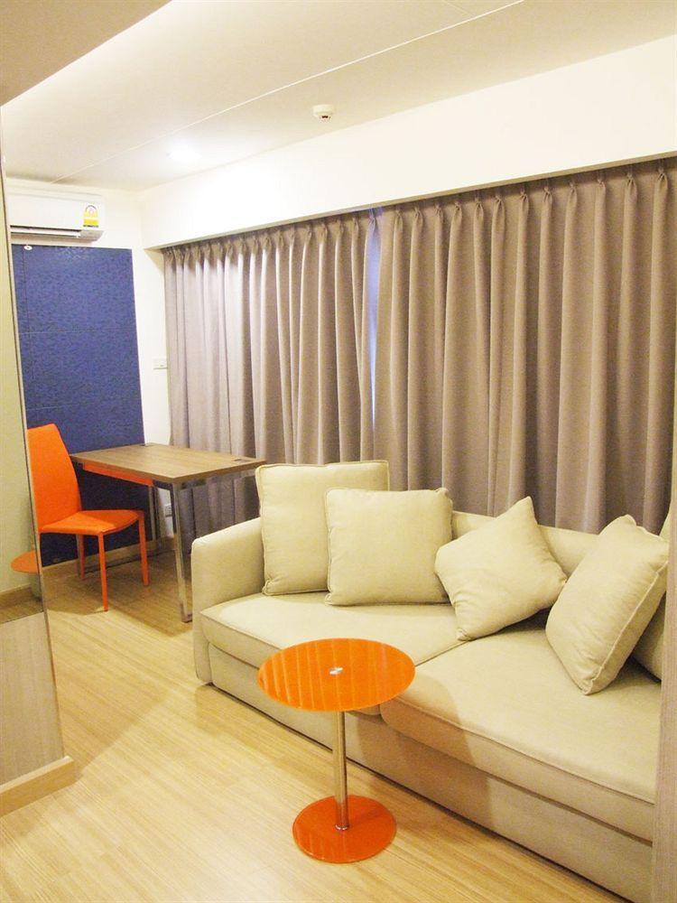 Grand Tower Inn Sathorn Hotel Bangkok Ngoại thất bức ảnh